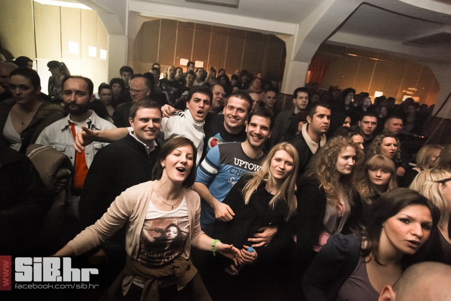 opca_opasnost_slavija_04042013_