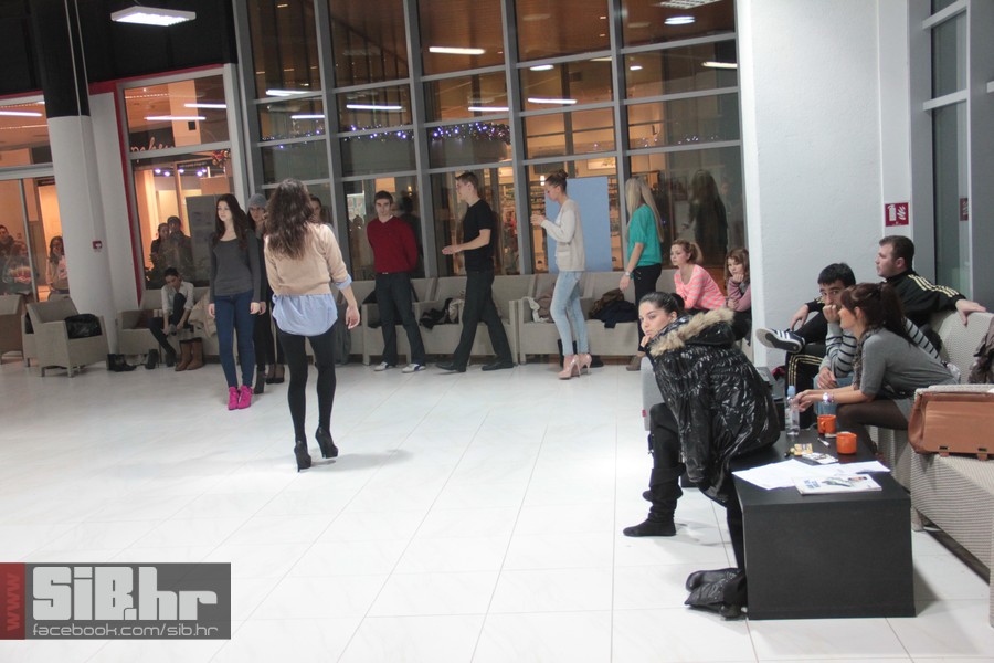 PripremeMidikennAvenueMall_SiBh