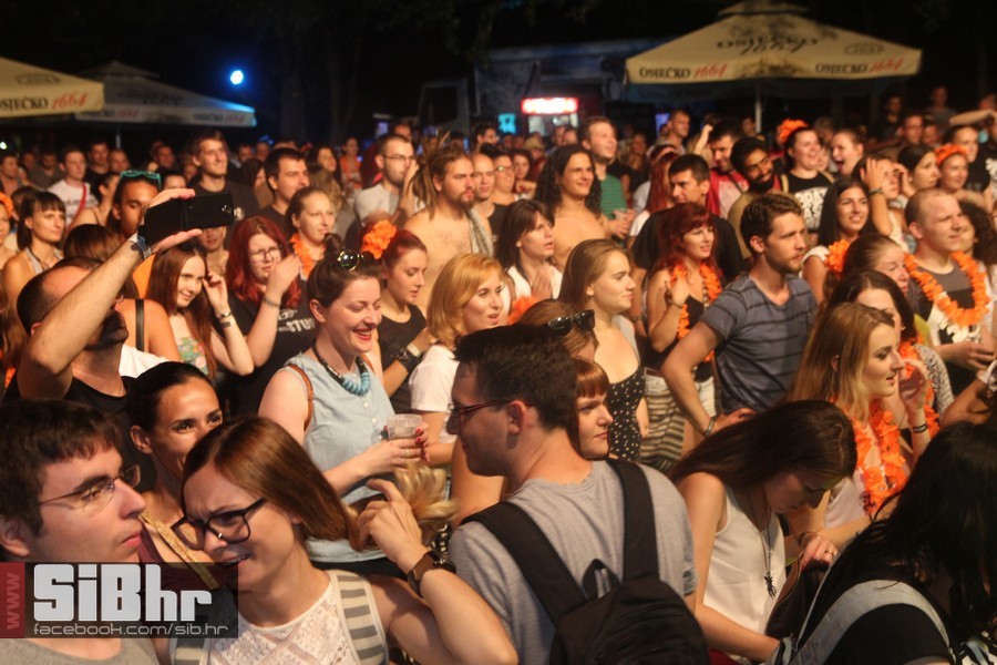 backyard_art_festival_SiBhr_102