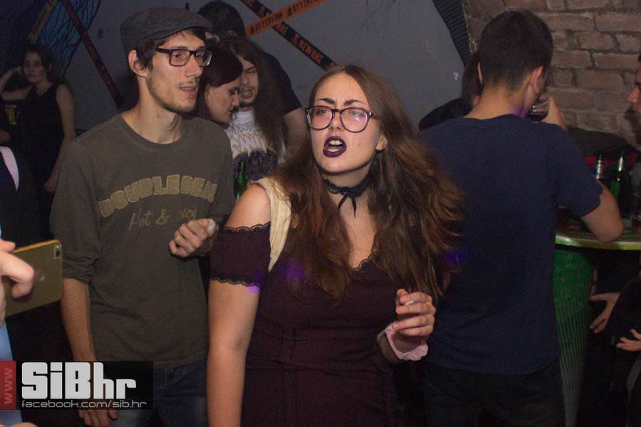 exit_halloween_3