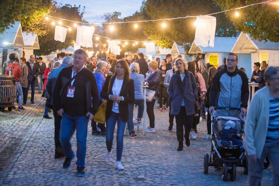 Druga večer bajkovitoh HeadOnEast festivala u Tvrđi Druga večer bajkovitoh HeadOnEast festivala u Tvrđi