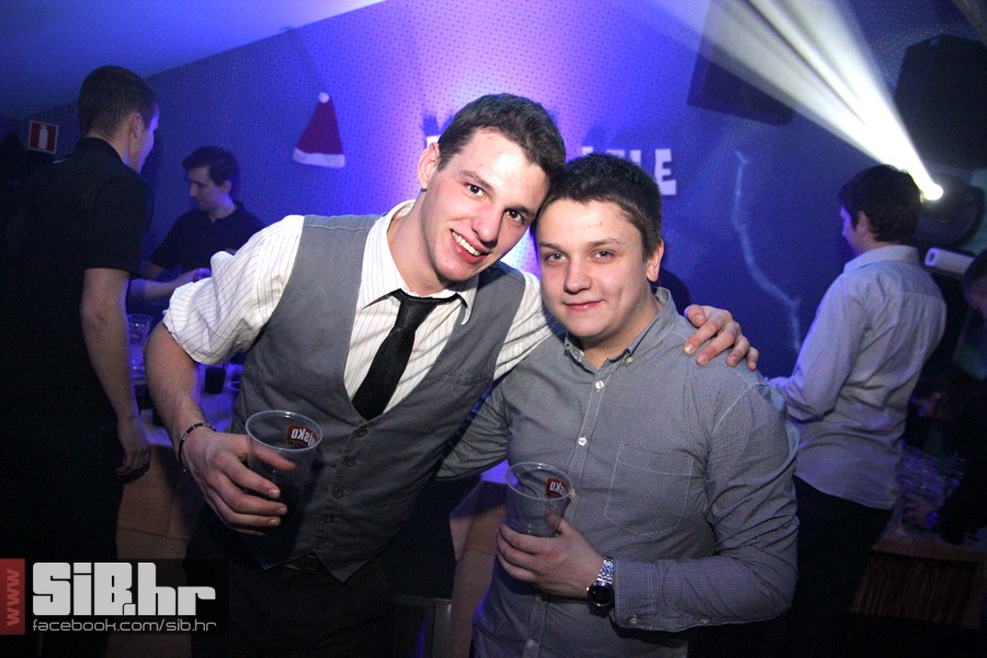 novagtrgkinolumiermediumlotus40 novagtrgkinolumiermediumlotus40