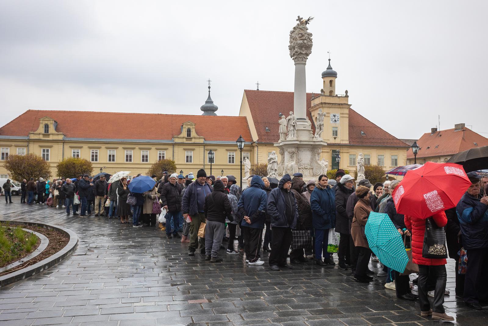 Podjela fiš paprikaša u Tvrđi, Veliki petak 2023.