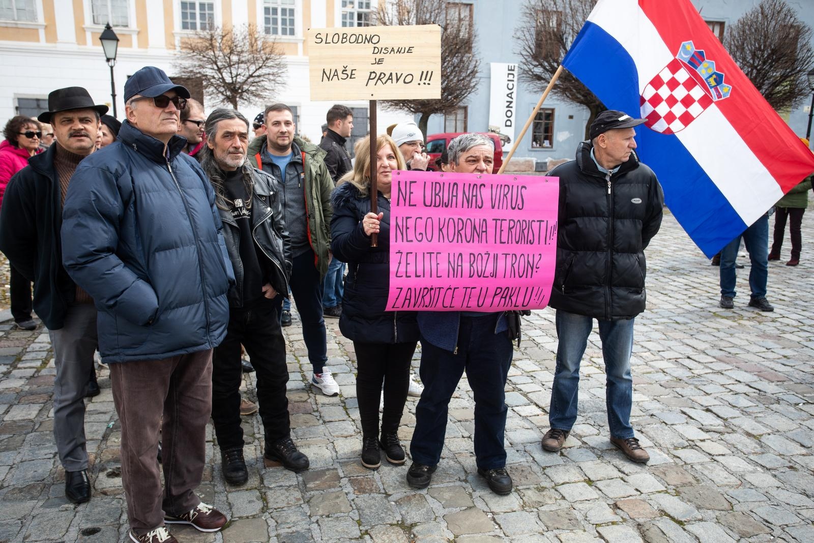 Kroz Osijek prošla povorka slobode – povorka protiv ograničavanja zbog koronavirusa