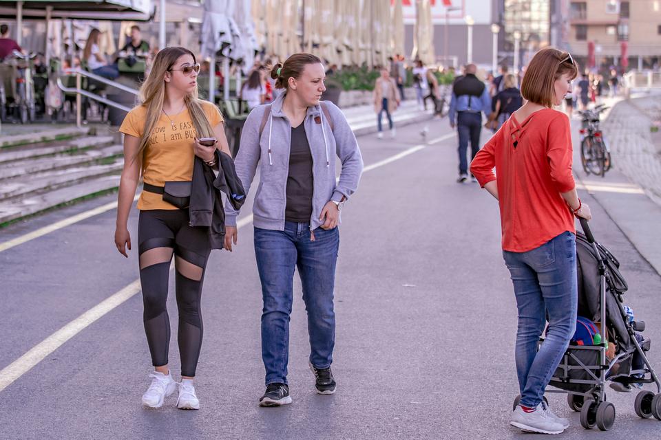 Legice i lege u nedjeljnoj šetnji Legice i lege u nedjeljnoj šetnji
