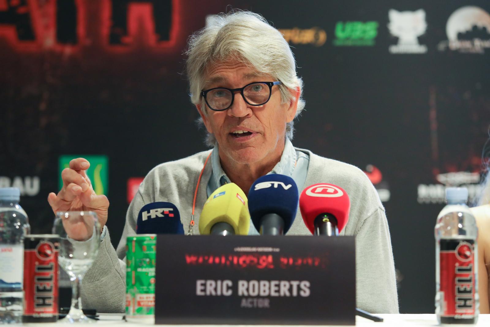 Konferencija za novinare povodom snimanja filma Wrongful Death u Belom Manastiru Konferencija za novinare povodom snimanja filma Wrongful Death u Belom Manastiru