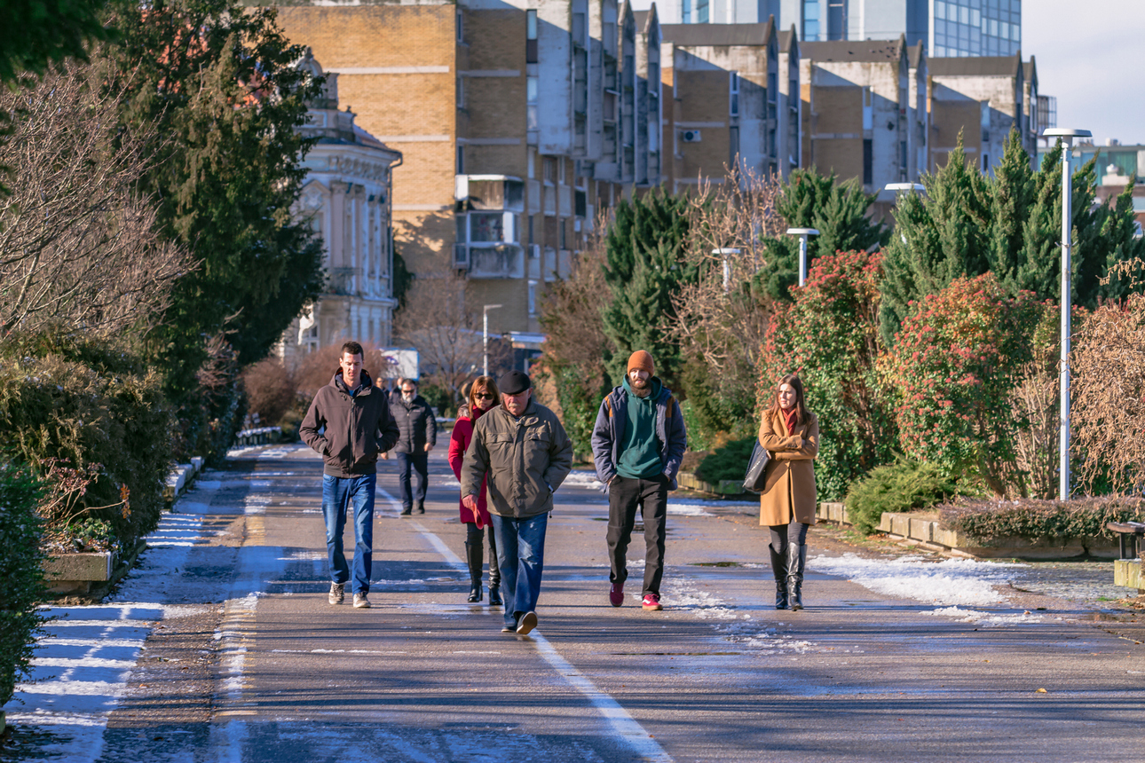 Zubato sunce i snijeg izmamili Osječane u šetnju