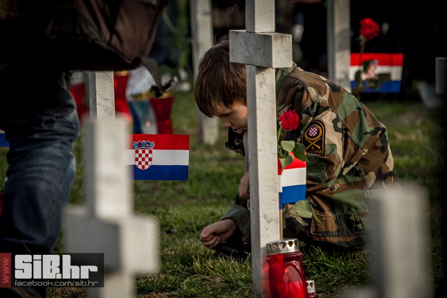 kolona_sjecanja_vukovar_1811201