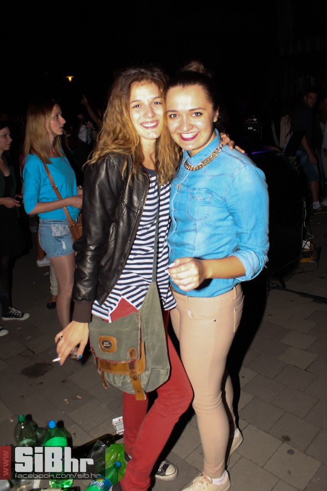 dc_party_2706_SiBhr_53 dc_party_2706_SiBhr_53