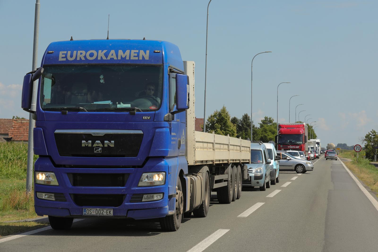 Zatvorena D55 između Vinkovaca i Gradišta Zatvorena D55 između Vinkovaca i Gradišta