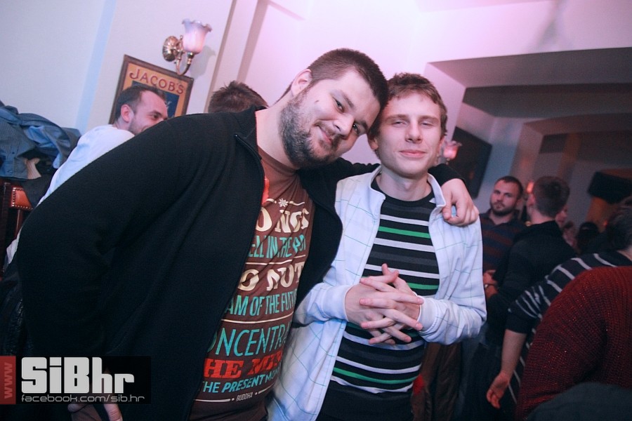 nocni_zivot_OldBridgePub_040120