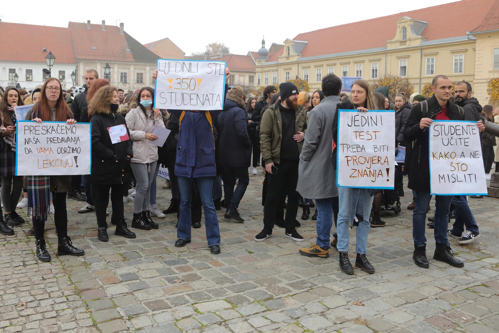 Osječki studenti prosvjedovali protiv obaveznih Covid potvrda na fakultetima