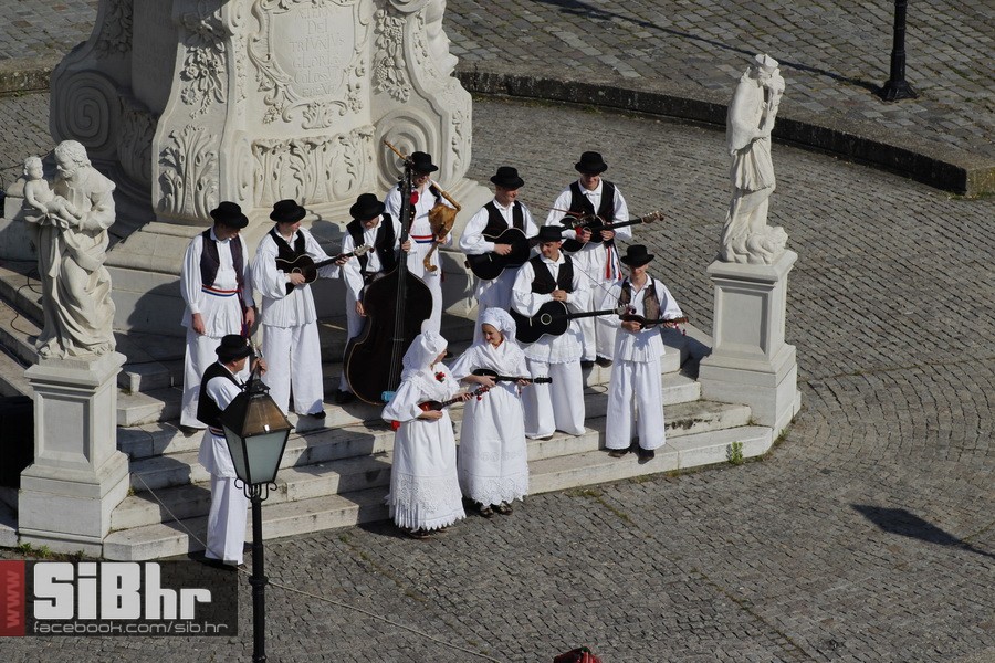 ana_rucner_Drmes_spot_SiBhr_14