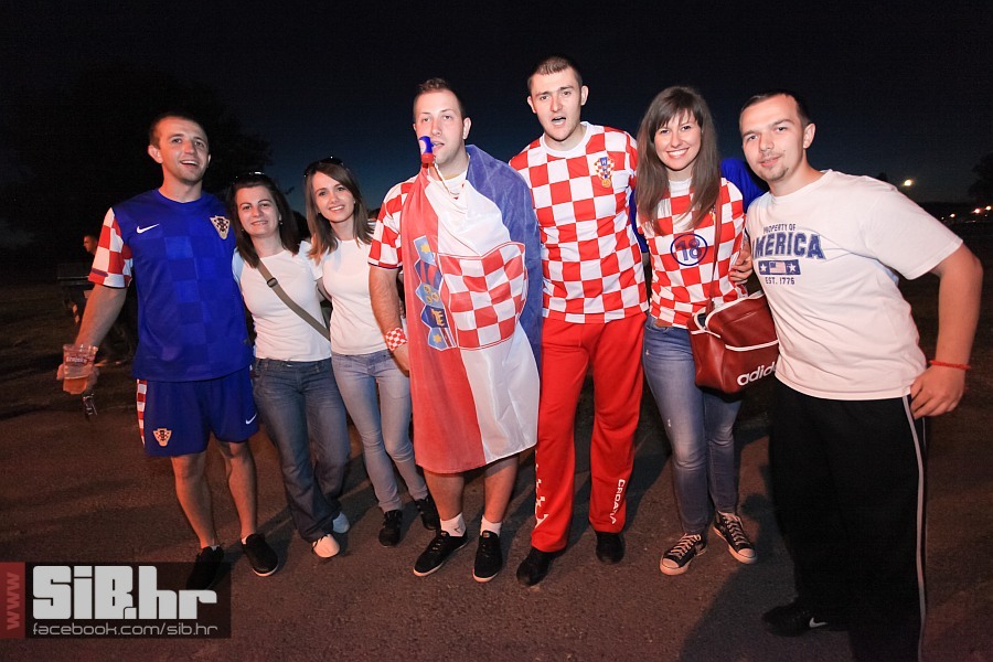 dc_party_14062012_sibhr_by_mban
