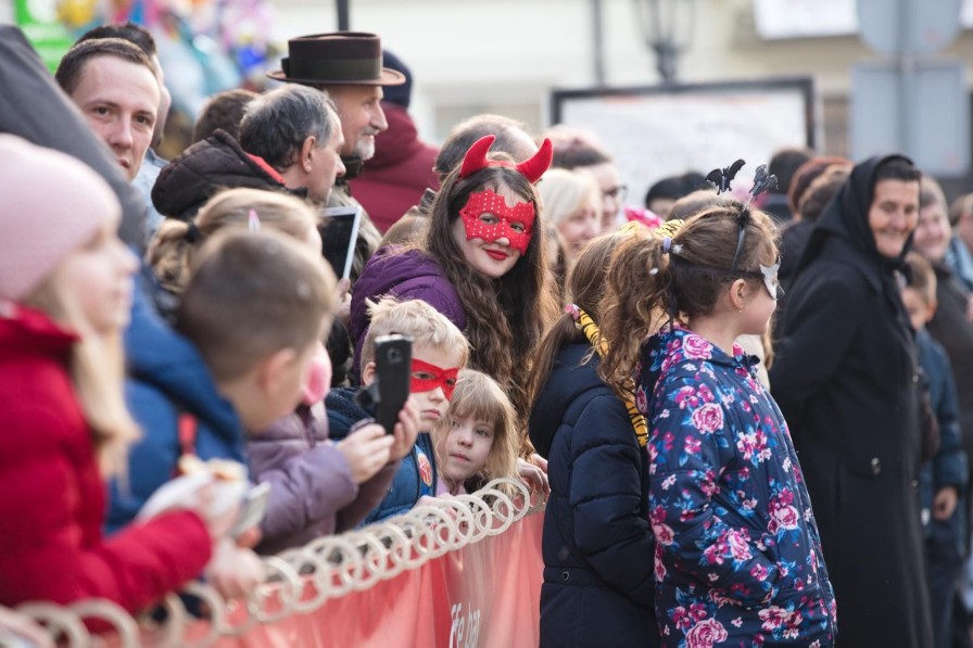 PXL_270118_19455147-896×597
