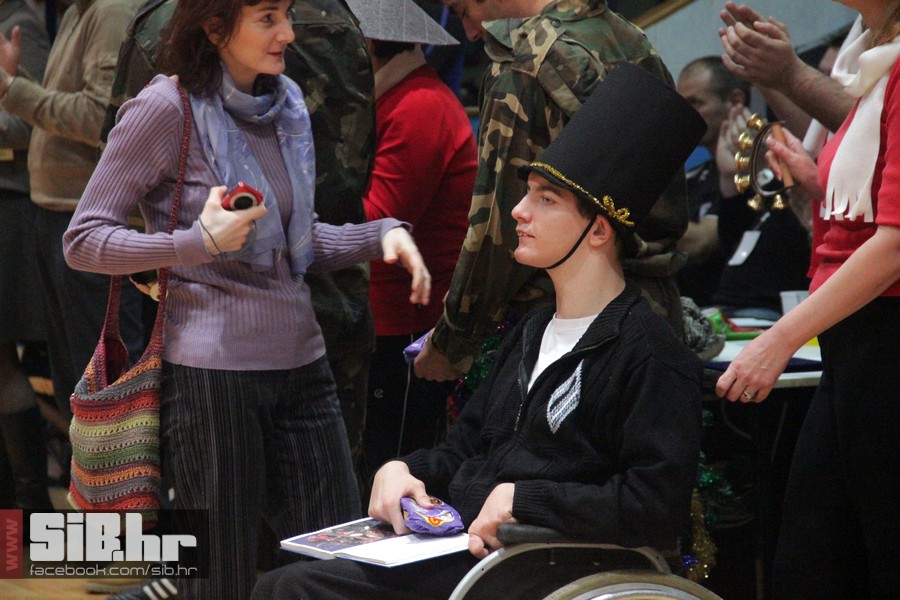 8kafica2012_sibhr40 8kafica2012_sibhr40