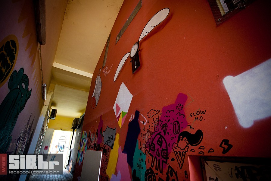 grafiti_prolaz_swan_pub_1207201