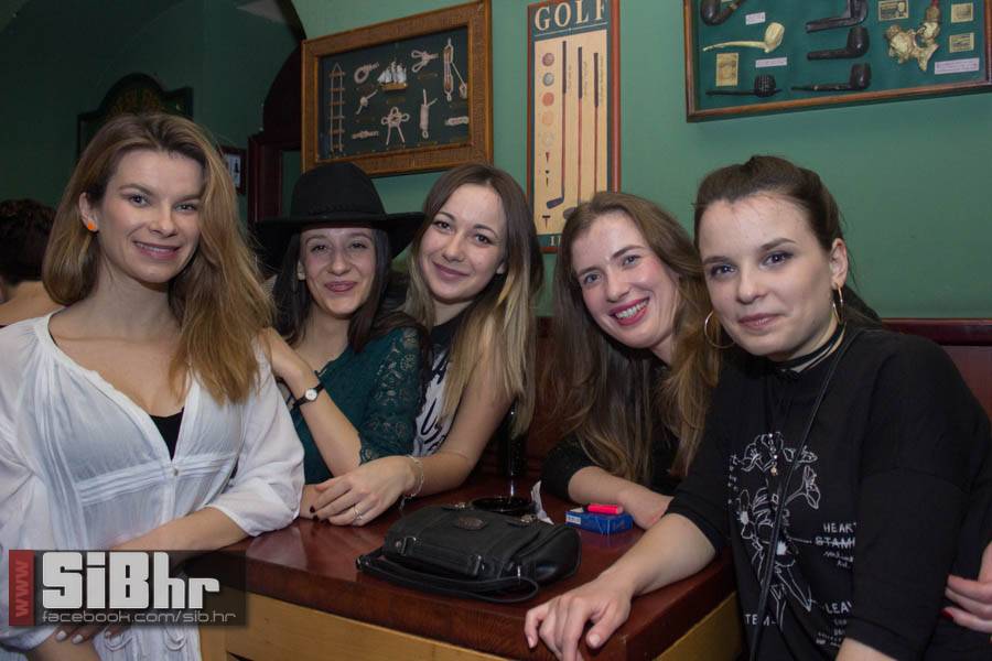 fort_pub_8