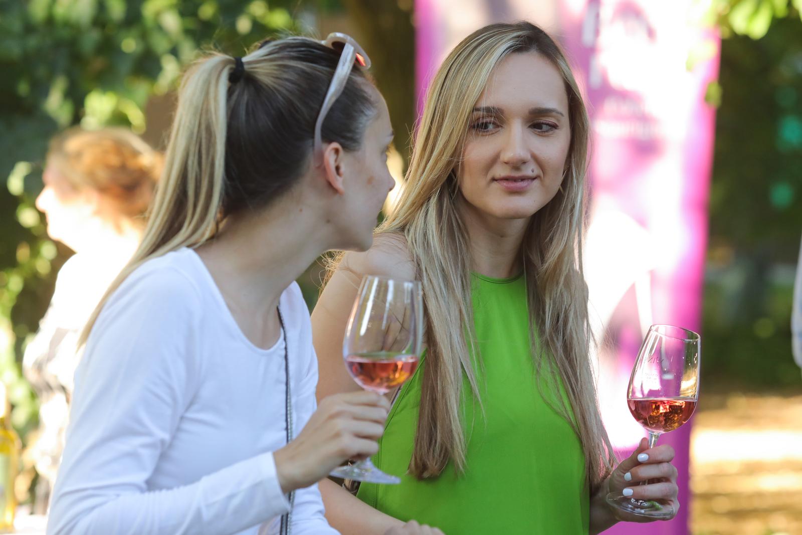 Večeri vina i umjetnosti, srpanj 2022.