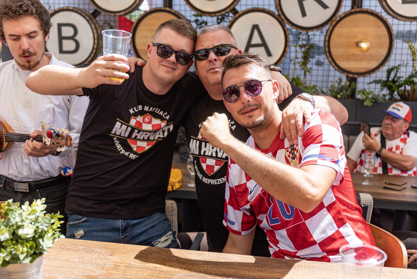 Navijači uživaju u Osijeku