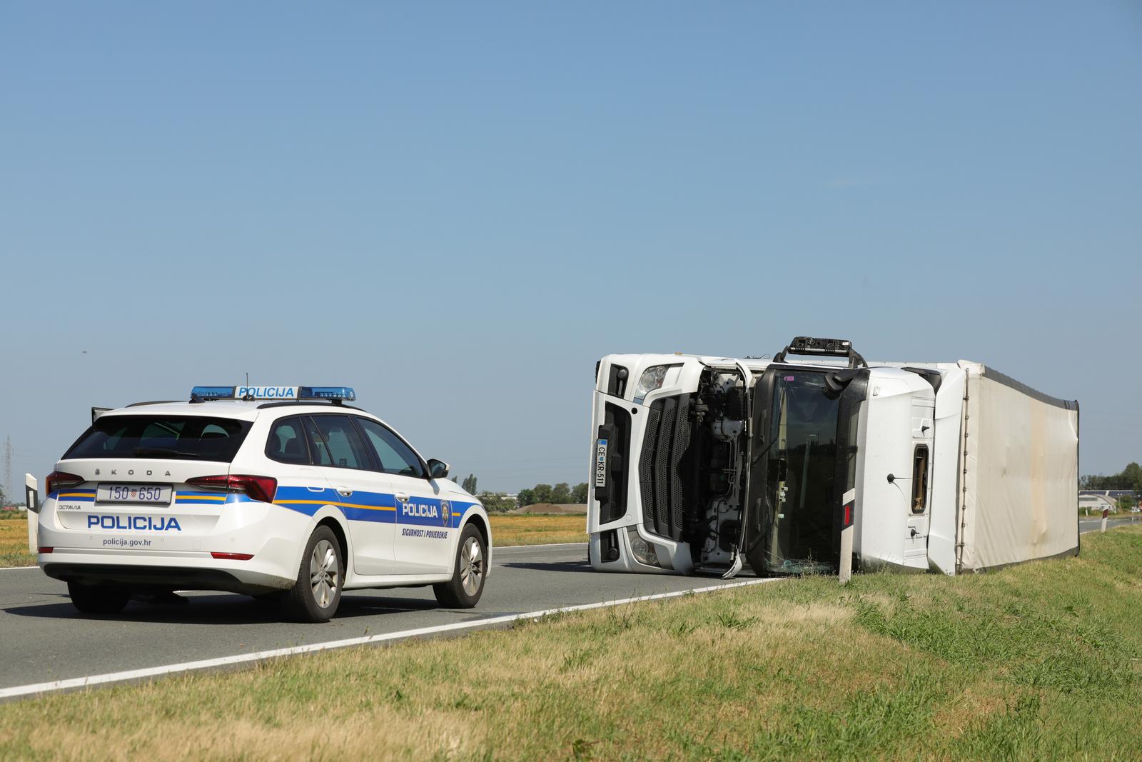 Zatvorena D55 između Vinkovaca i Gradišta Zatvorena D55 između Vinkovaca i Gradišta