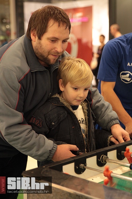 juniori_nkos_u_avenuemallu_2812 juniori_nkos_u_avenuemallu_2812