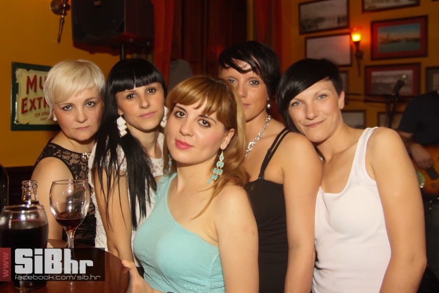 old_bridge_pub_11