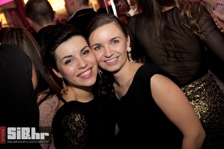 novagtrgkinolumiermediumlotus11 novagtrgkinolumiermediumlotus11