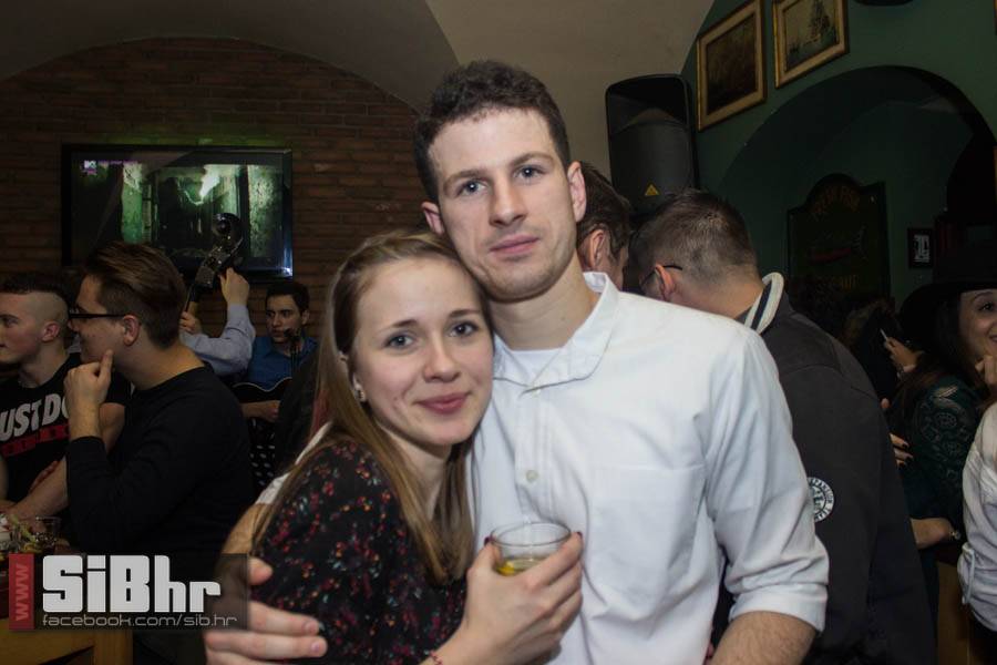 fort_pub_7