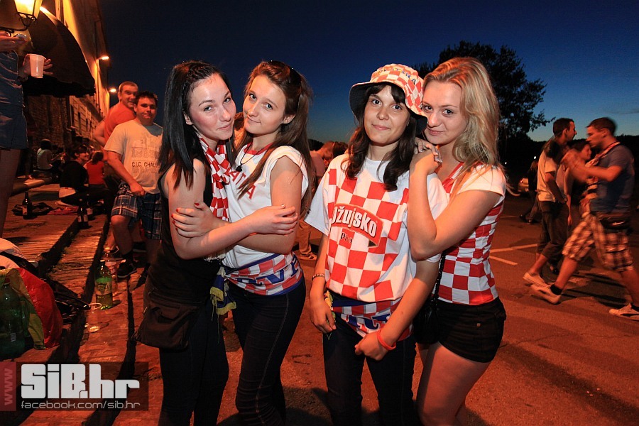 dc_party_14062012_sibhr_by_mban