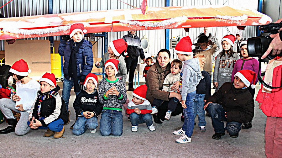 djed_bozicnjak_sletio_u_osijek_