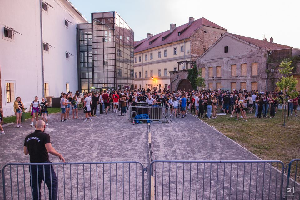 Krankšvesteri, Vojko V i Z++ otvorili koncertno ljeto u Osijeku