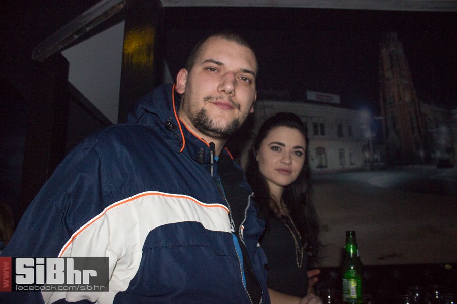 outside_striptiz_osijek_6