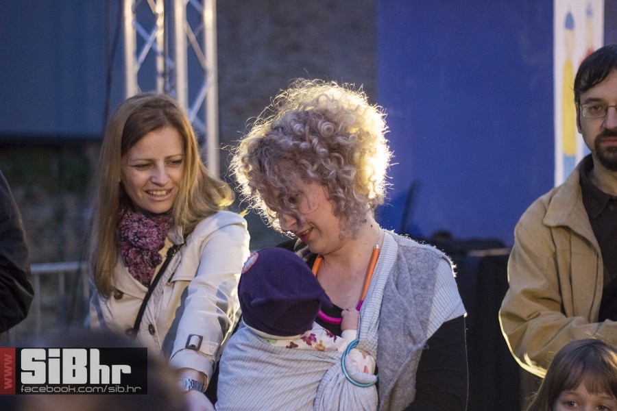 transgeneracijski_party_tvrdja_