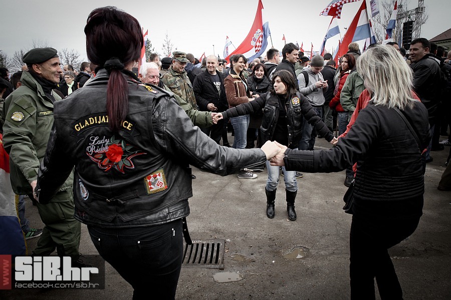 vukovar_prosvjed_protiv_cirilic