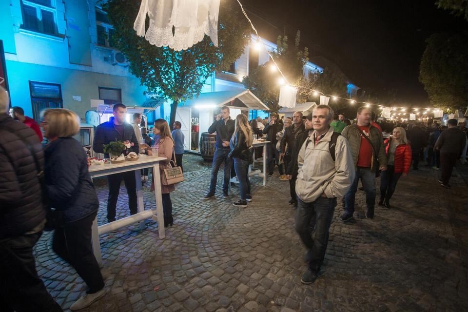 Druga večer bajkovitoh HeadOnEast festivala u Tvrđi Druga večer bajkovitoh HeadOnEast festivala u Tvrđi