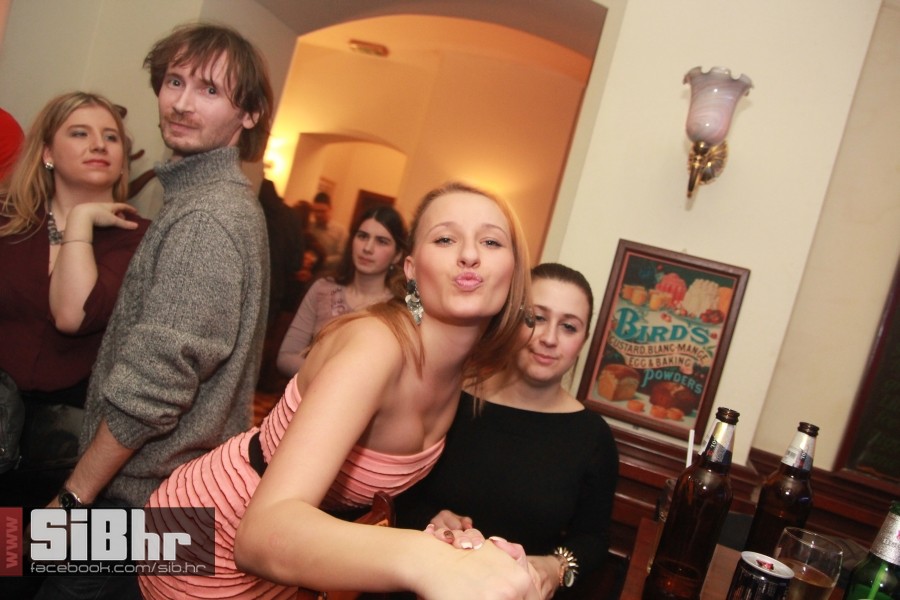 nocni_zivot_OldBridgePub_040120