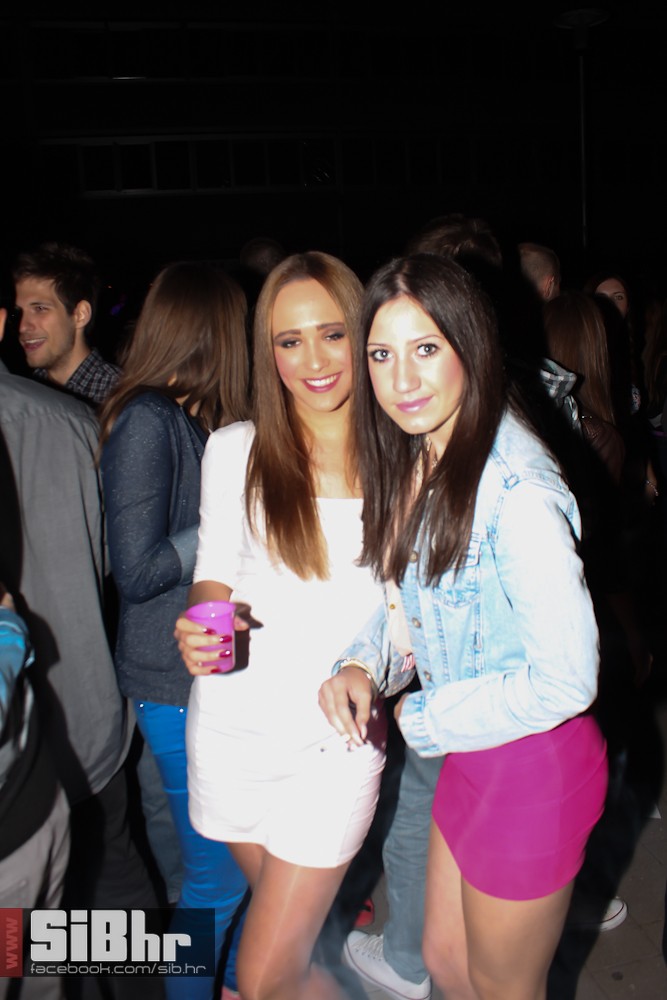 dc_party_2706_SiBhr_28 dc_party_2706_SiBhr_28