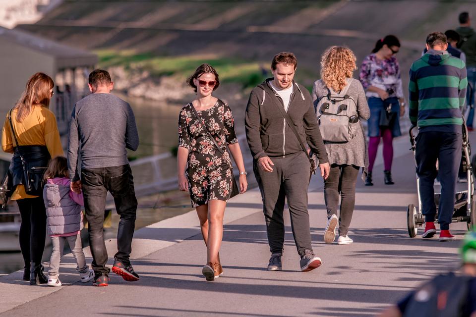 Legice i lege u nedjeljnoj šetnji Legice i lege u nedjeljnoj šetnji