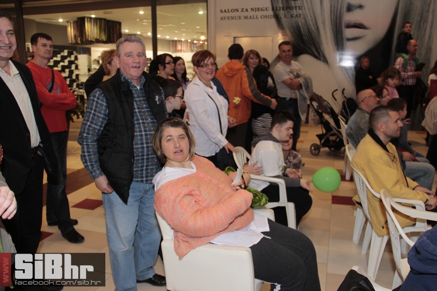 down_avenue_mall__2014_18