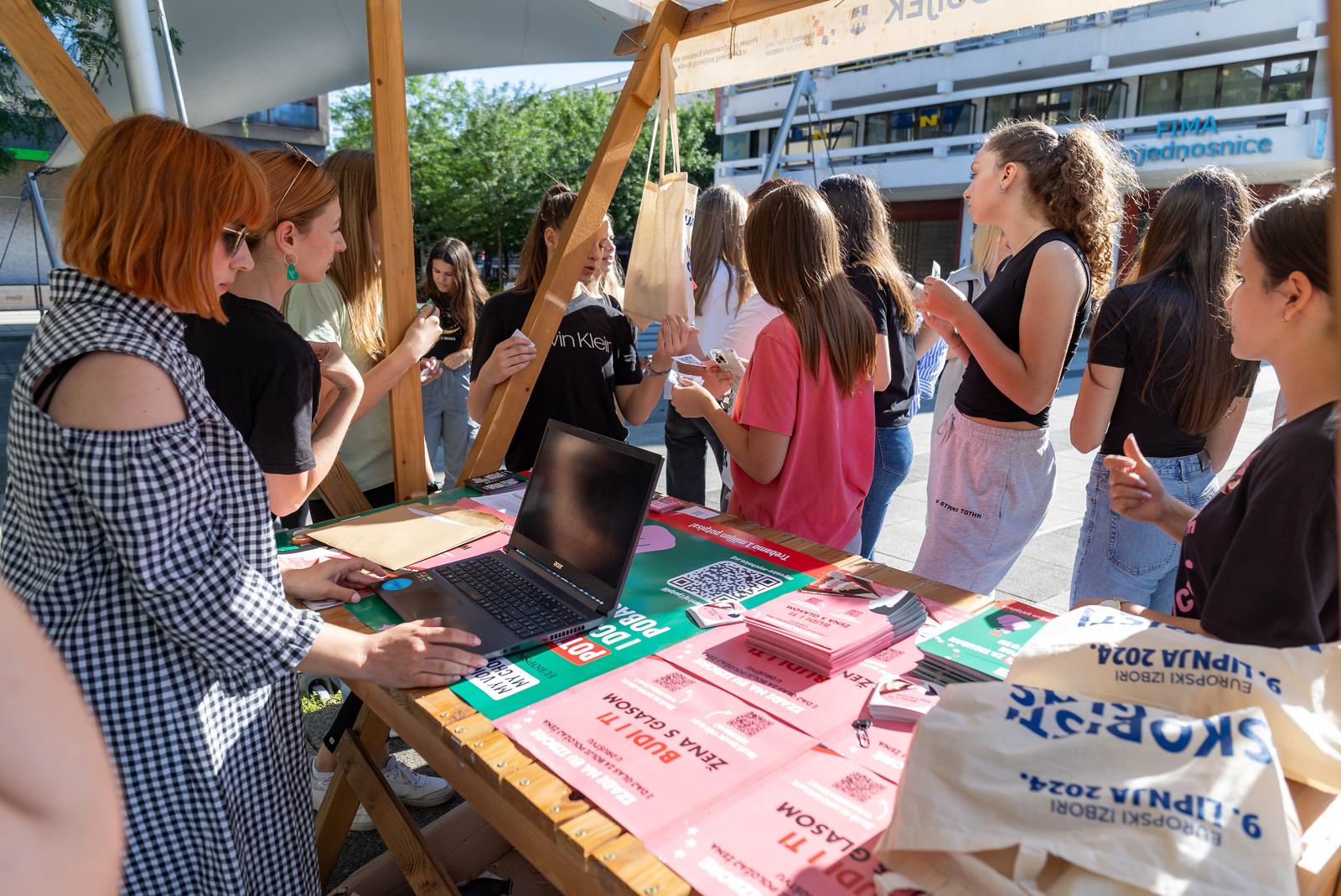 “Žena s glasom” Osijek “Žena s glasom” Osijek