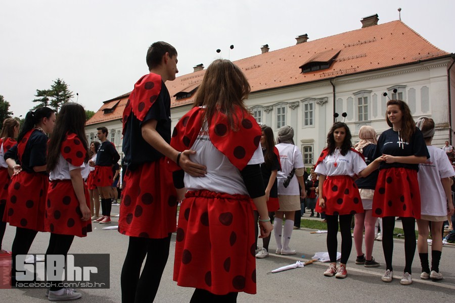 maturanti_djakovo_2013_03