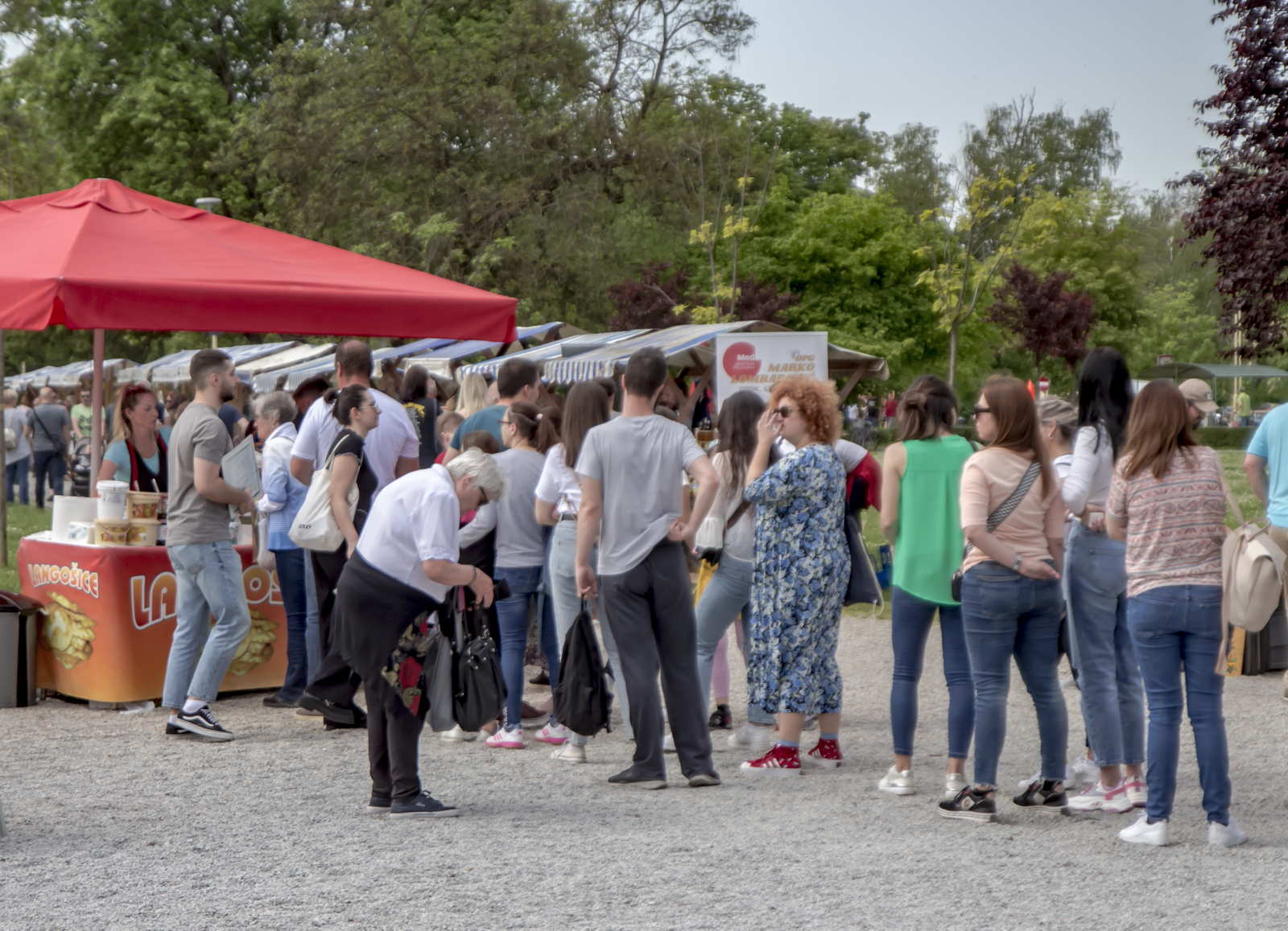 Na Sajmu antikviteta brojni izlagači umjetnina, posuđa, rukotvorina…