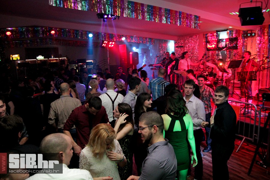 novagtrgkinolumiermediumlotus81 novagtrgkinolumiermediumlotus81