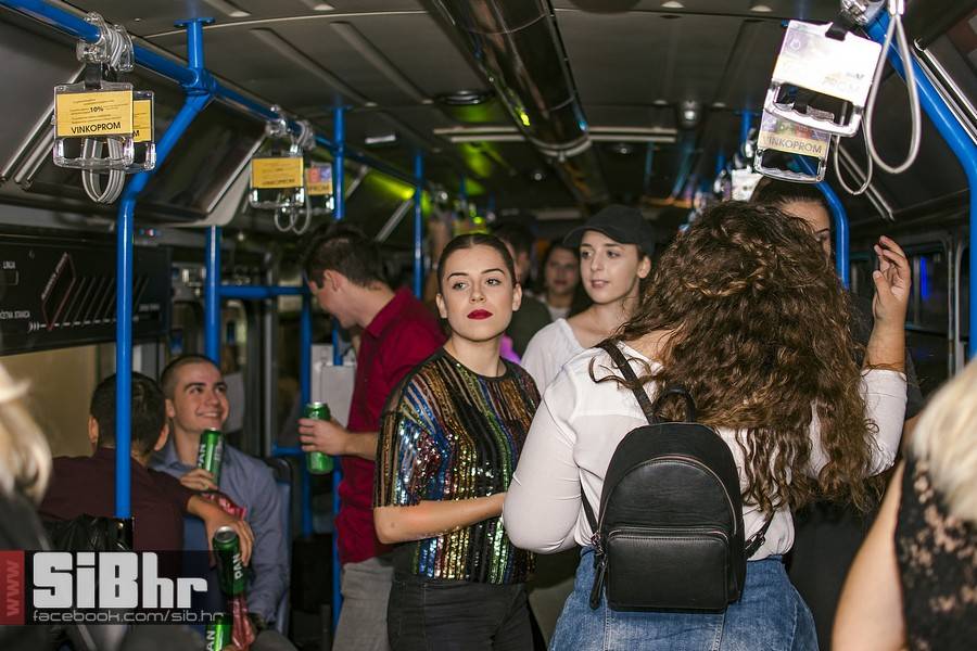 Tram_party_SiBhr-32