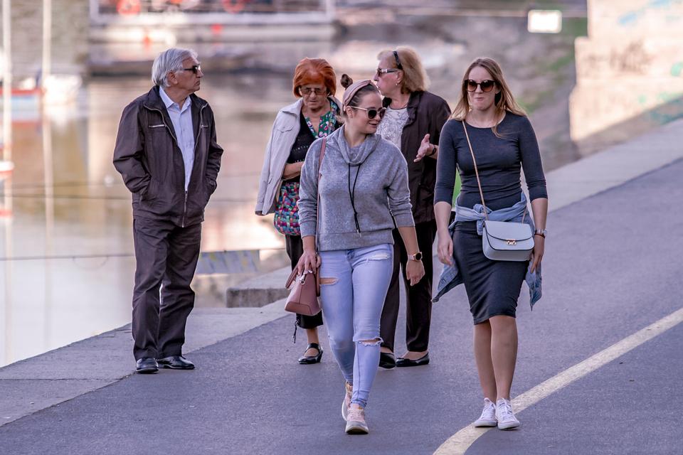 Legice i lege u nedjeljnoj šetnji Legice i lege u nedjeljnoj šetnji