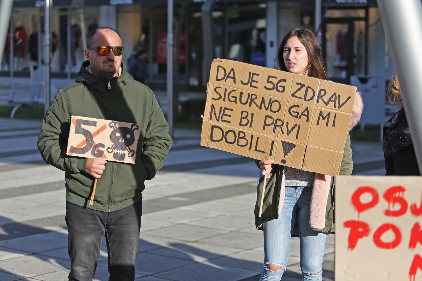 Desetak Osječana na Tgu slobode prosvjedovalo protiv uvođenja 5G mreže