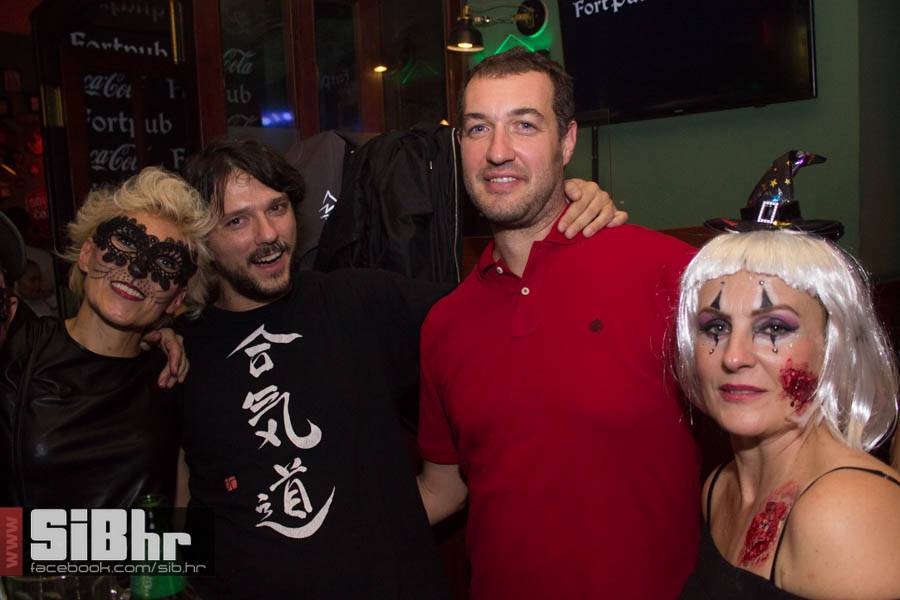 fortpub_halloween_12