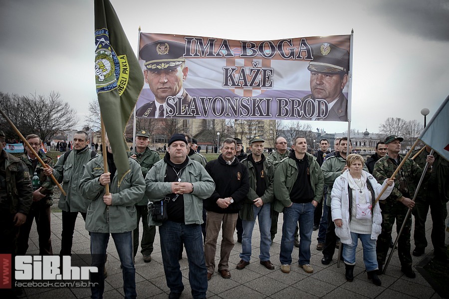 vukovar_prosvjed_protiv_cirilic