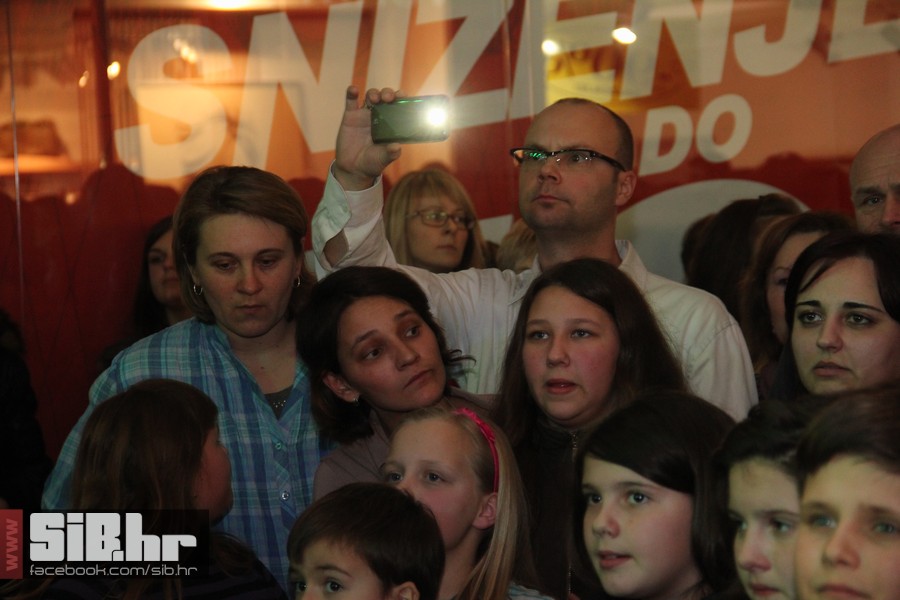 Colonia_AvenueMall_SiBhr_31 Colonia_AvenueMall_SiBhr_31